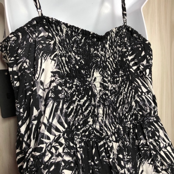 SHOSHO Leaves Print Romper - Picture 4 of 4